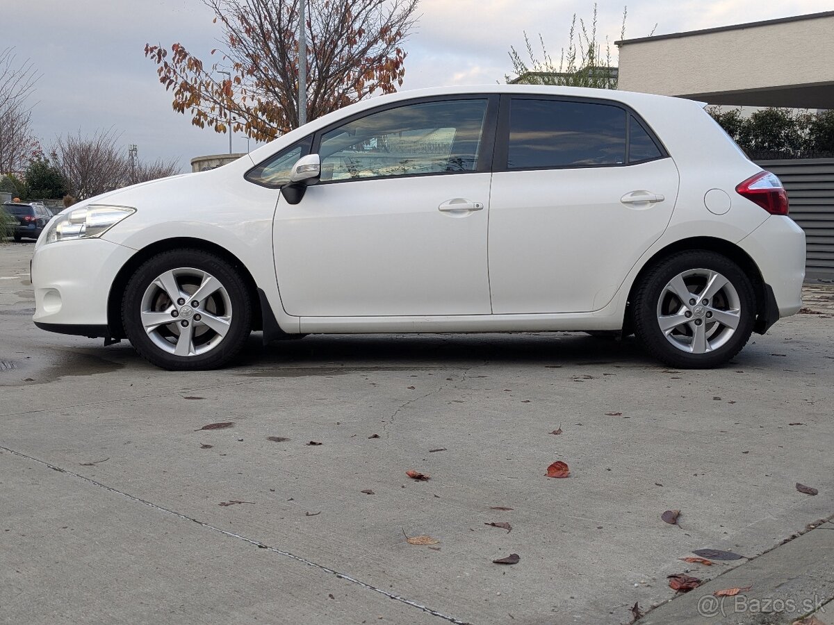 Toyota Auris 1.6 - 2