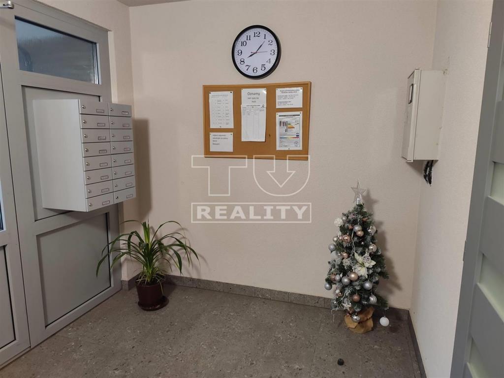 Krásne zrekonštruovaný 4-izbový byt s panoramatickým... - 2