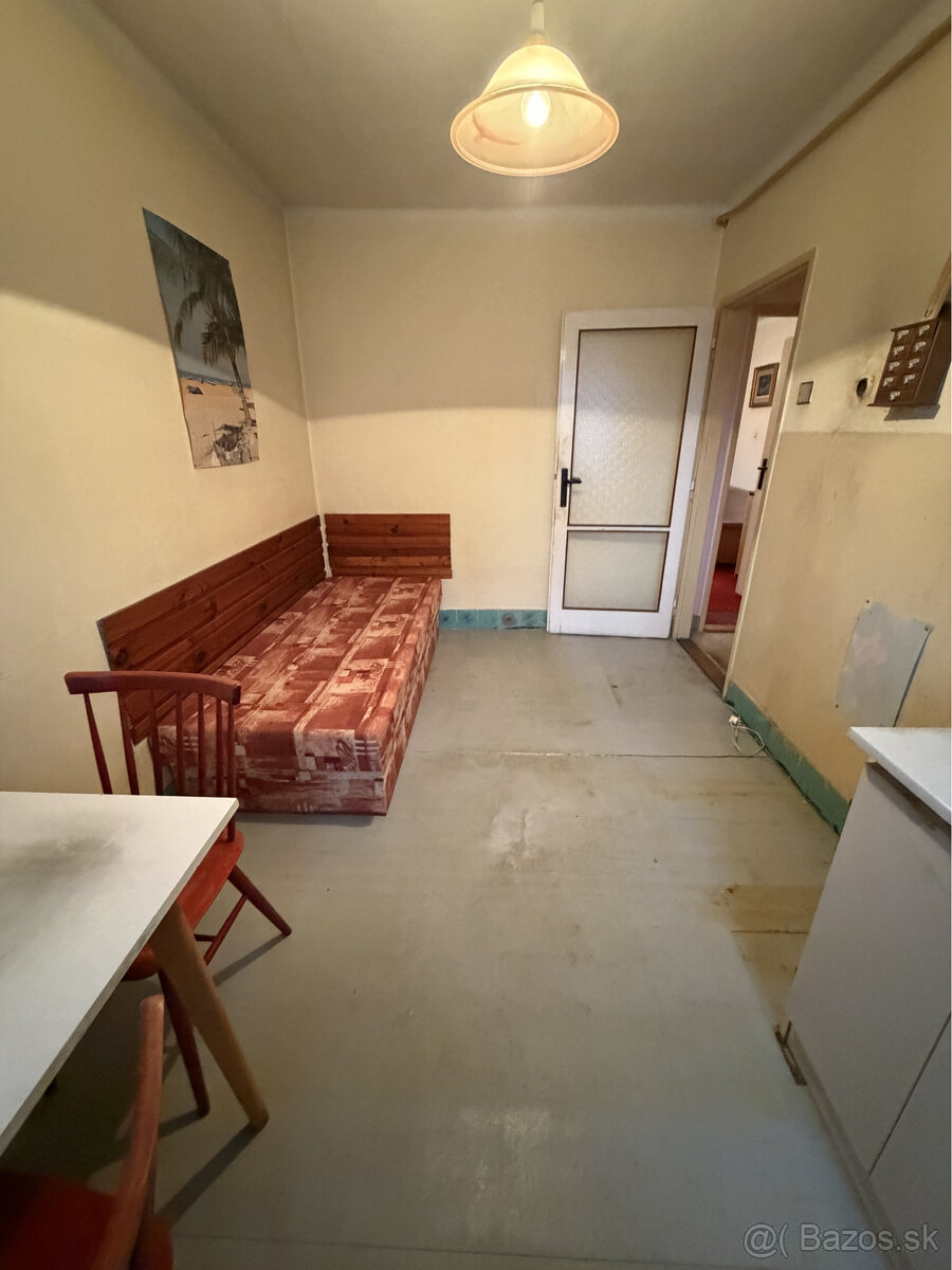 Na predaj 1-izbový byt v Snine. - 2