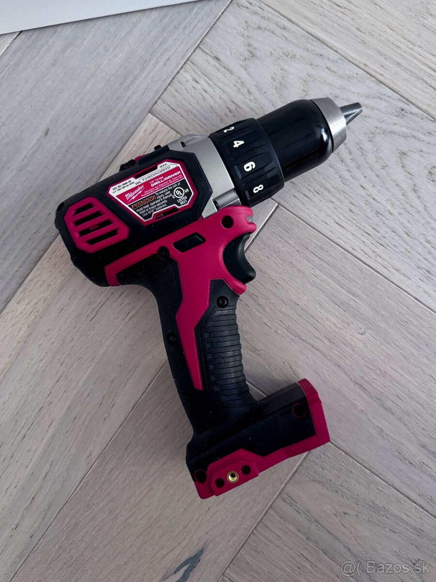 Milwaukee Aku vŕtačka bez príklepu - 2