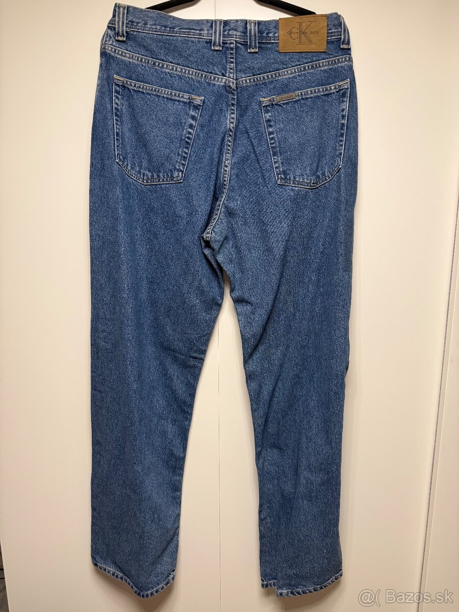 Calvin Klein - Giant Jeans - 2