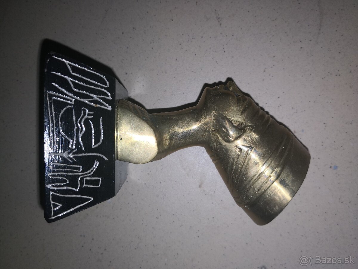 Soška Nefertiti - 2