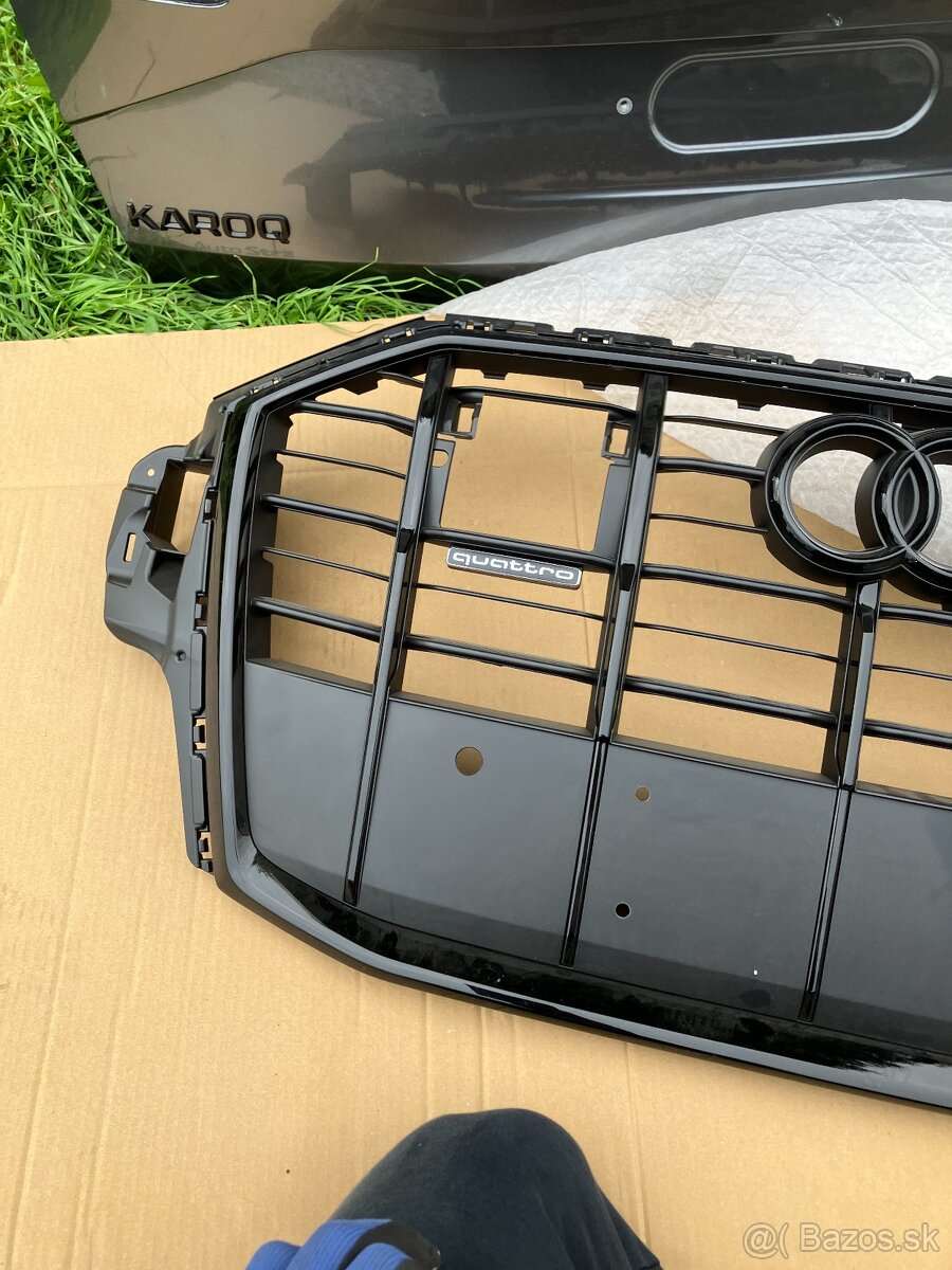 maska mrizka grill audi q7 20- cerna - 2
