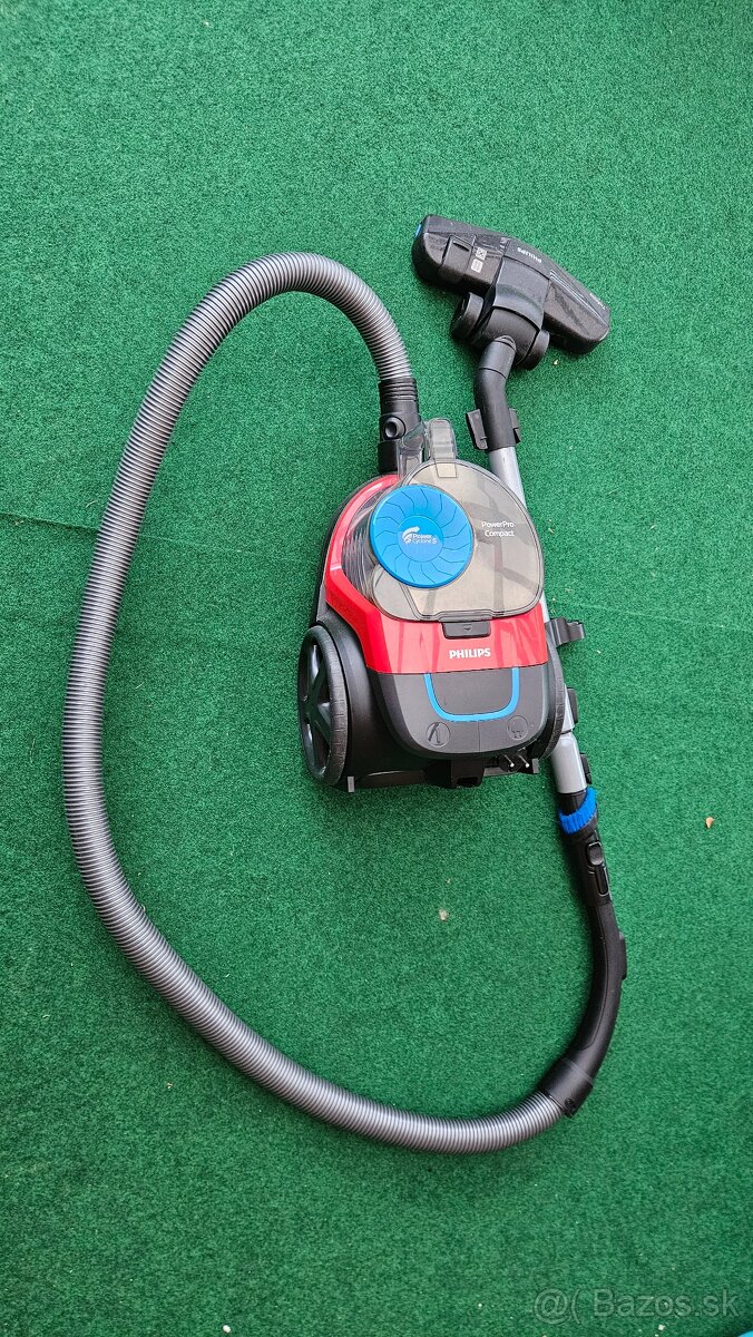 PHILIPS vysávač 900W - 2