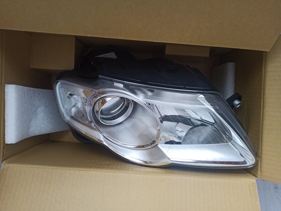 Predné svetlá na Volkswagen Passat B6 - 2