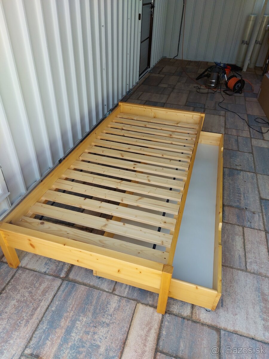 Jednolôžková posteľ z masívu 90x200 cm - 2