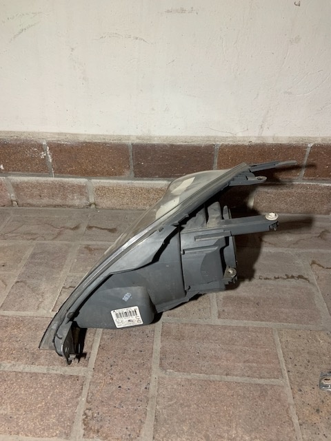 FORD FIESTA PREDNE SVETLA MK5 - 2