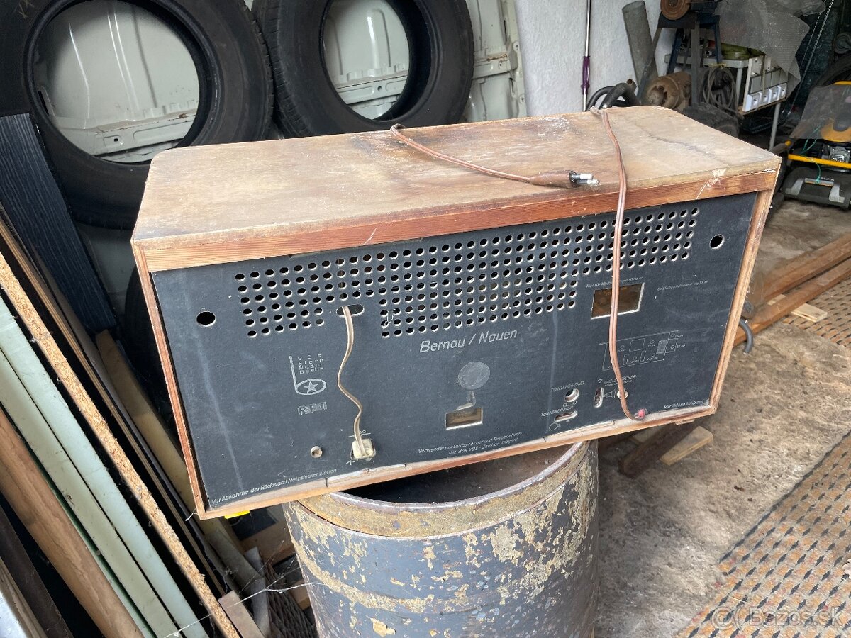Predam staré radio bernau - 2