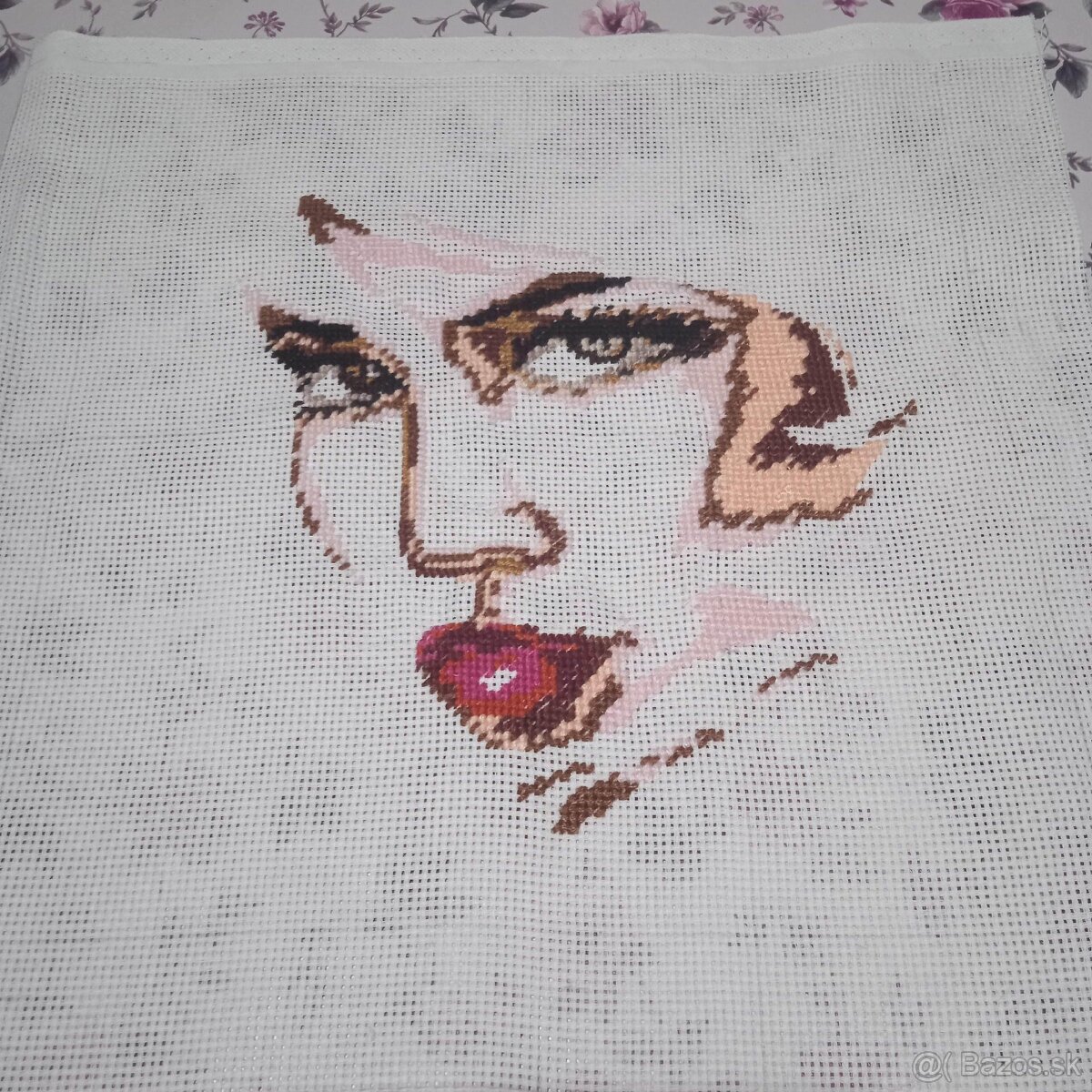 vyšívaná tajomná žena - 2