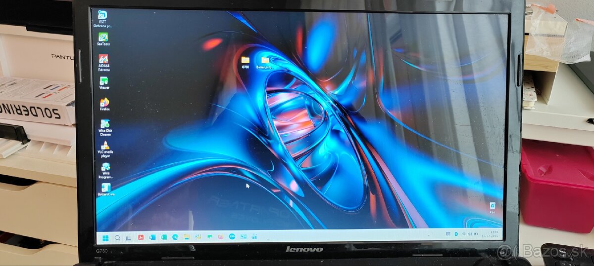 Predám notebook Lenovo G780 - 2