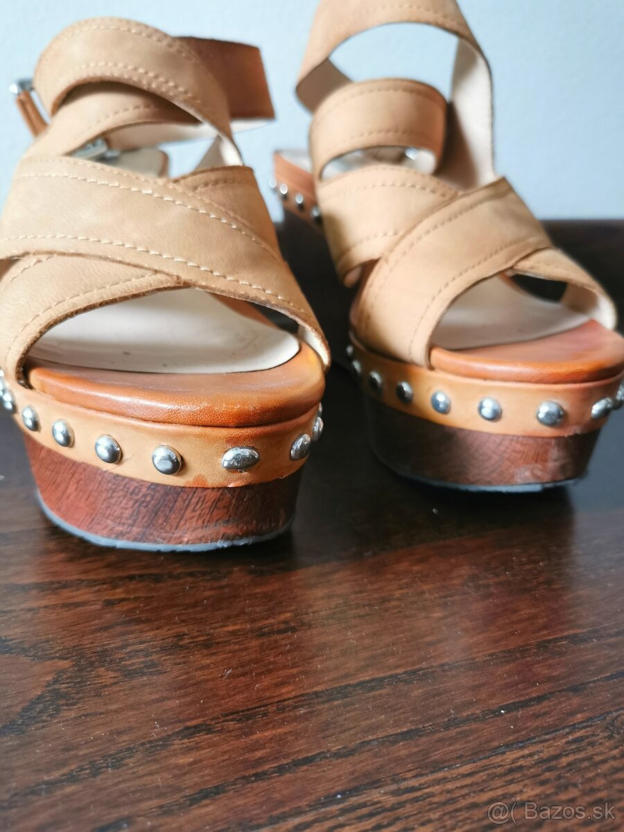 Kozene sandale Guess - 2