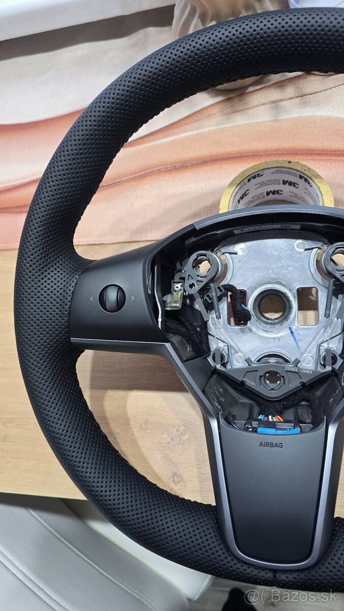 volant TESLA model 3 , Tesla Y VYHRIEVANÝ - 2