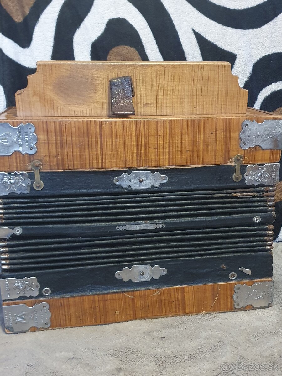 Heligonka Josef Hlaváček Louny - 2