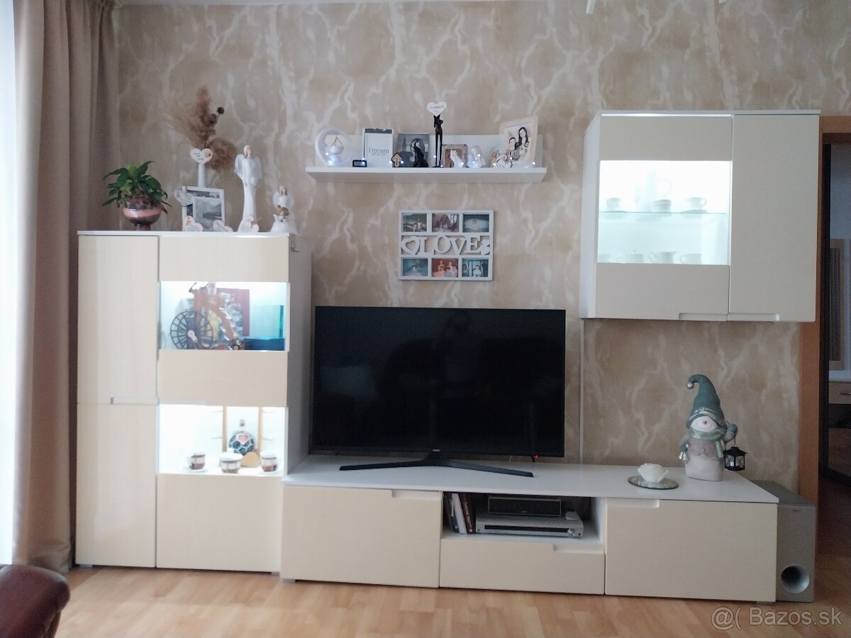 Biela obývacia stena - 2