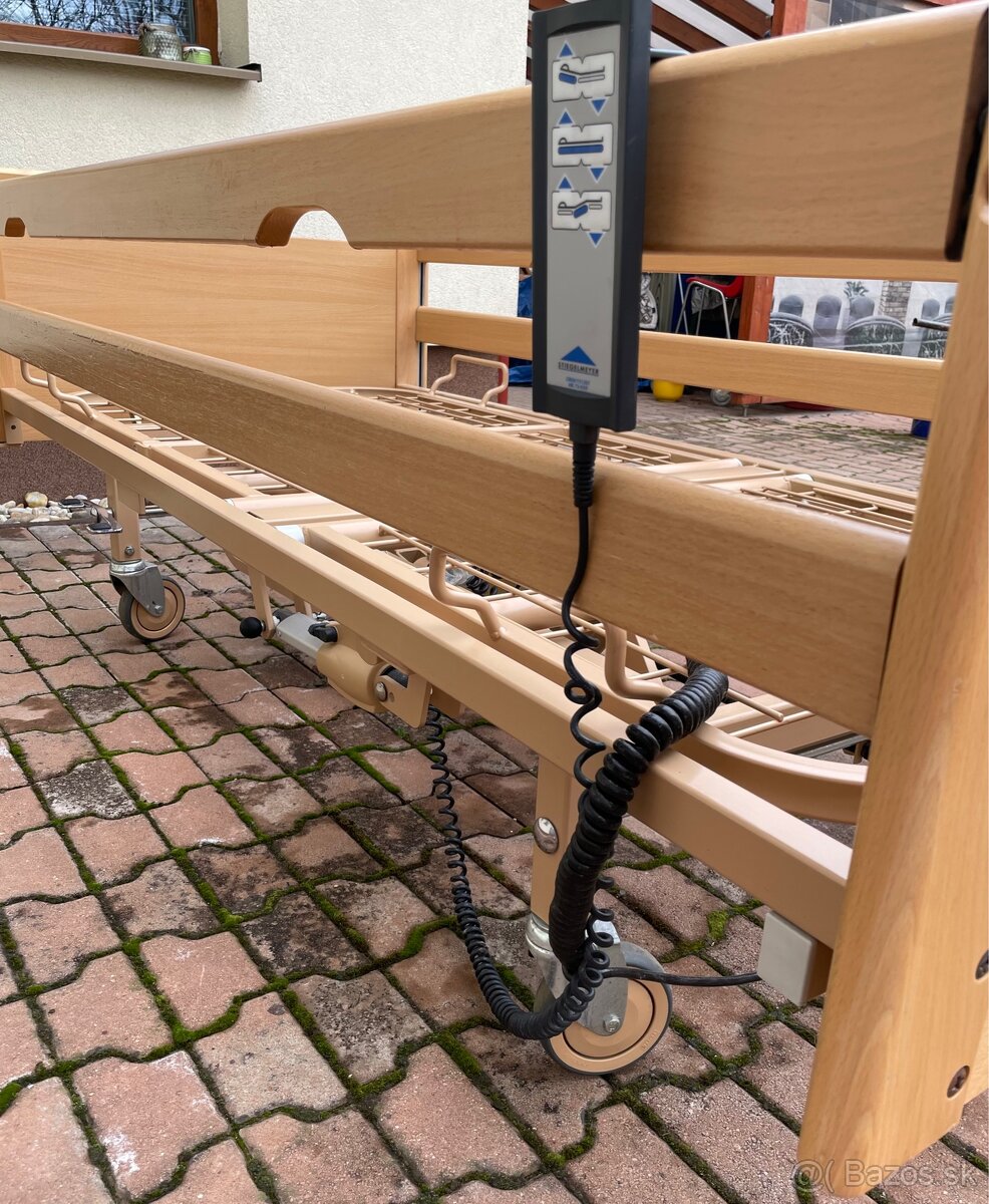 Polohovateľná posteľ - 2