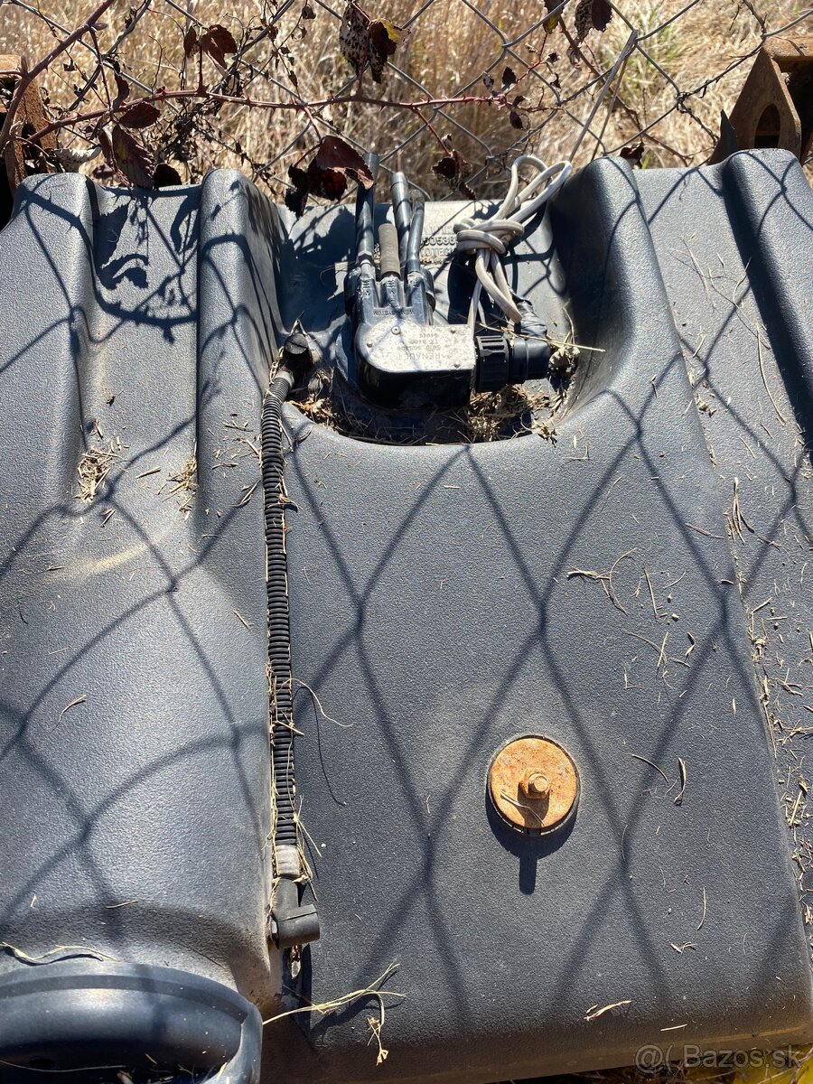 Nádrž Renault midlum - 2