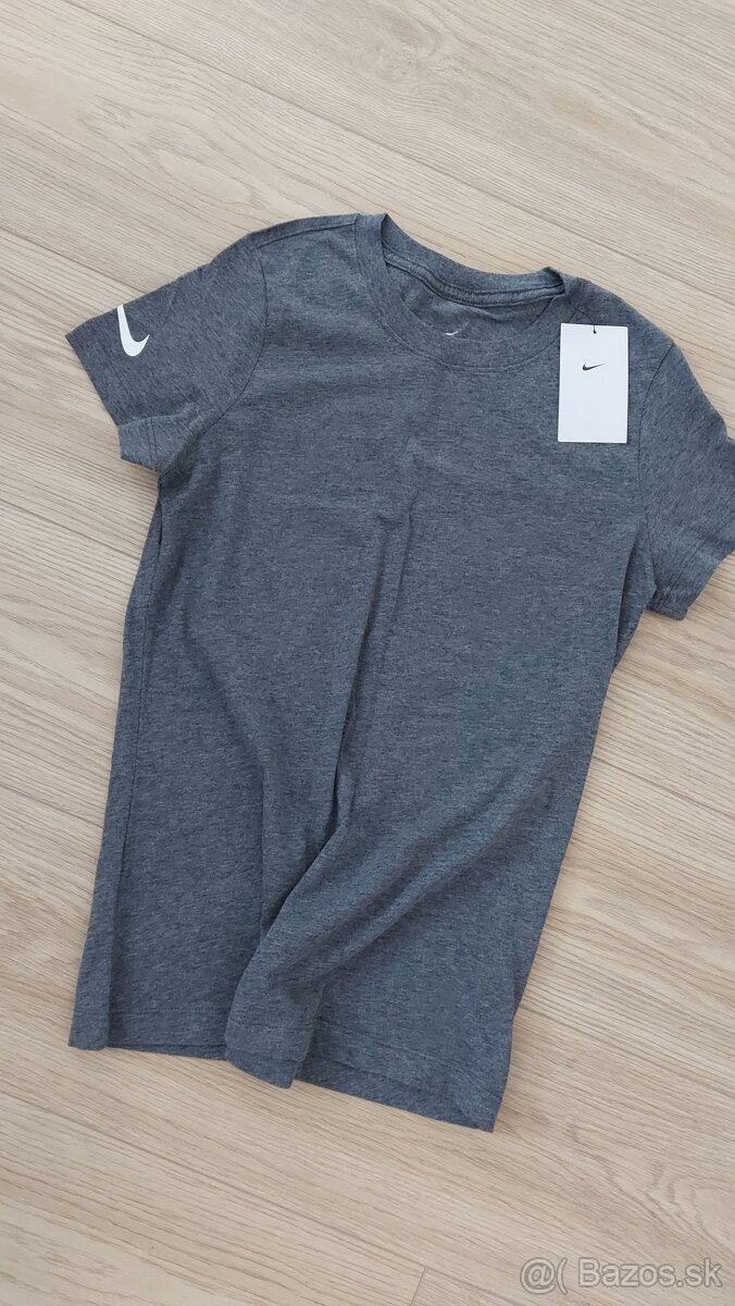 Nové originál NIKE tričko S - 2