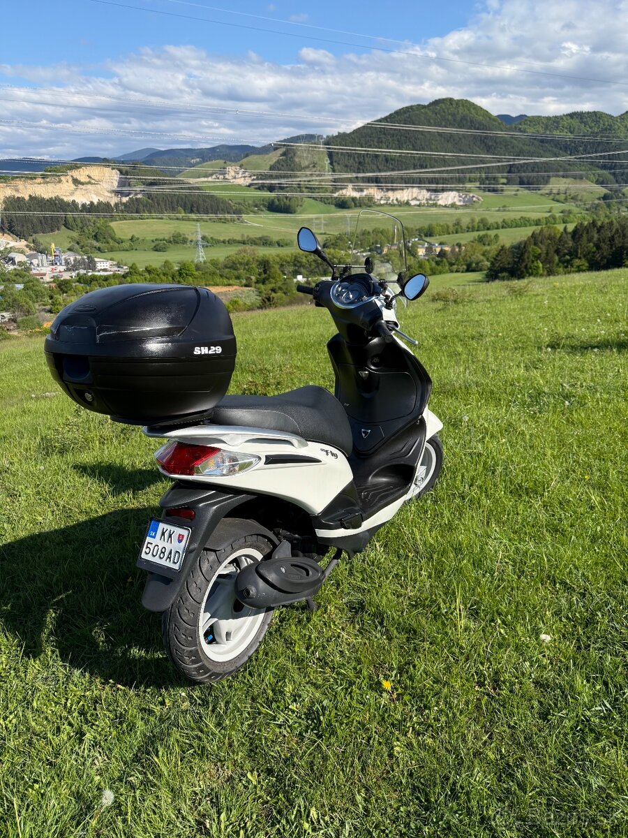 Skúter Piaggio fly 50 - 2