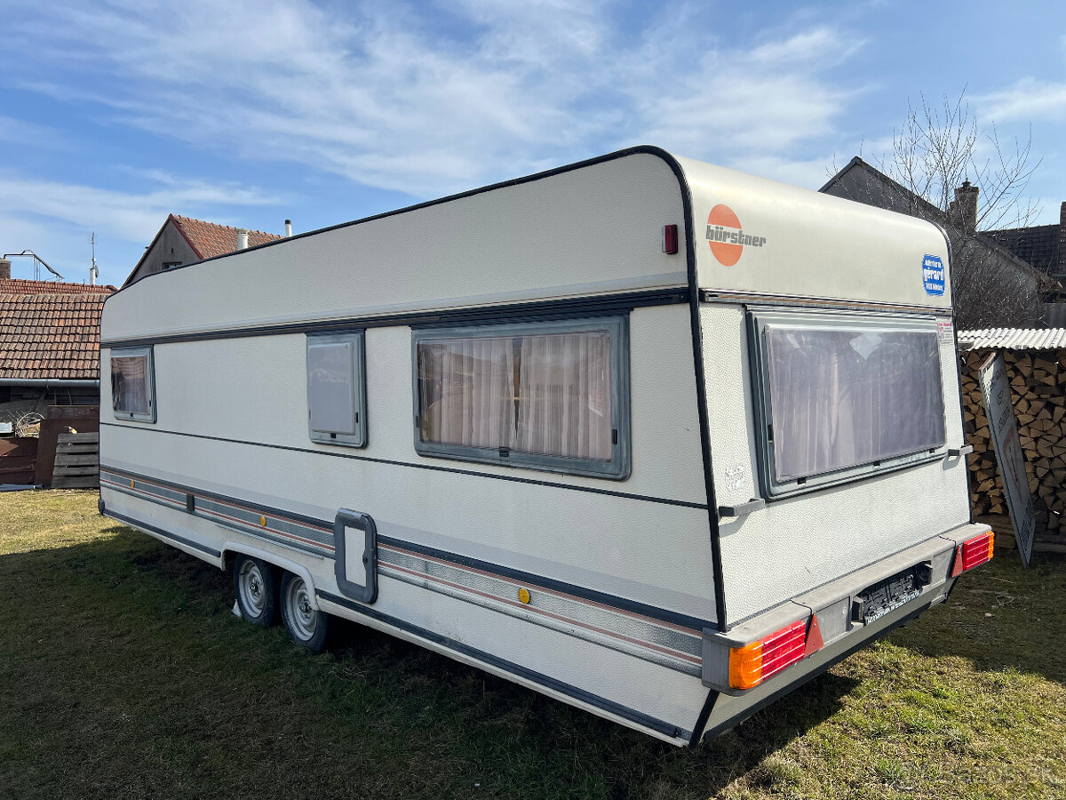 Karavan Burstner Lux-dvounáprava - 2