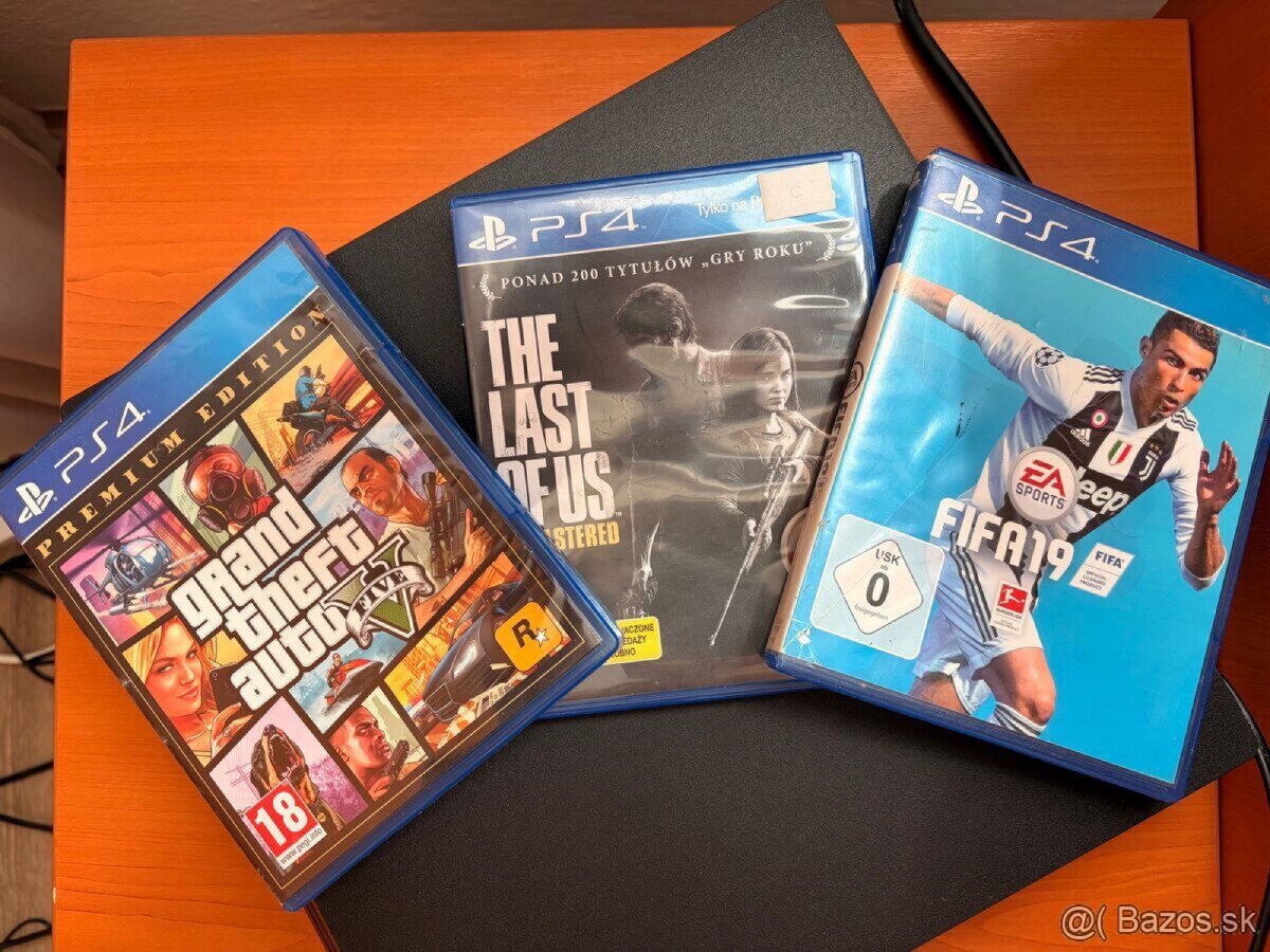 PlayStation 4 Pro 1TB / 2 ovládače / 4 hry - 2