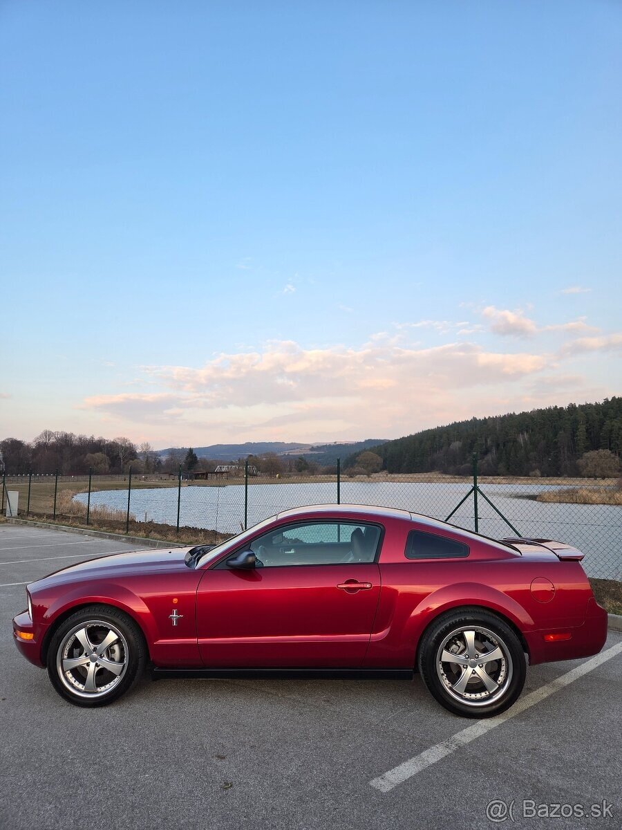 Ford Mustang 4.0 v6 - 2