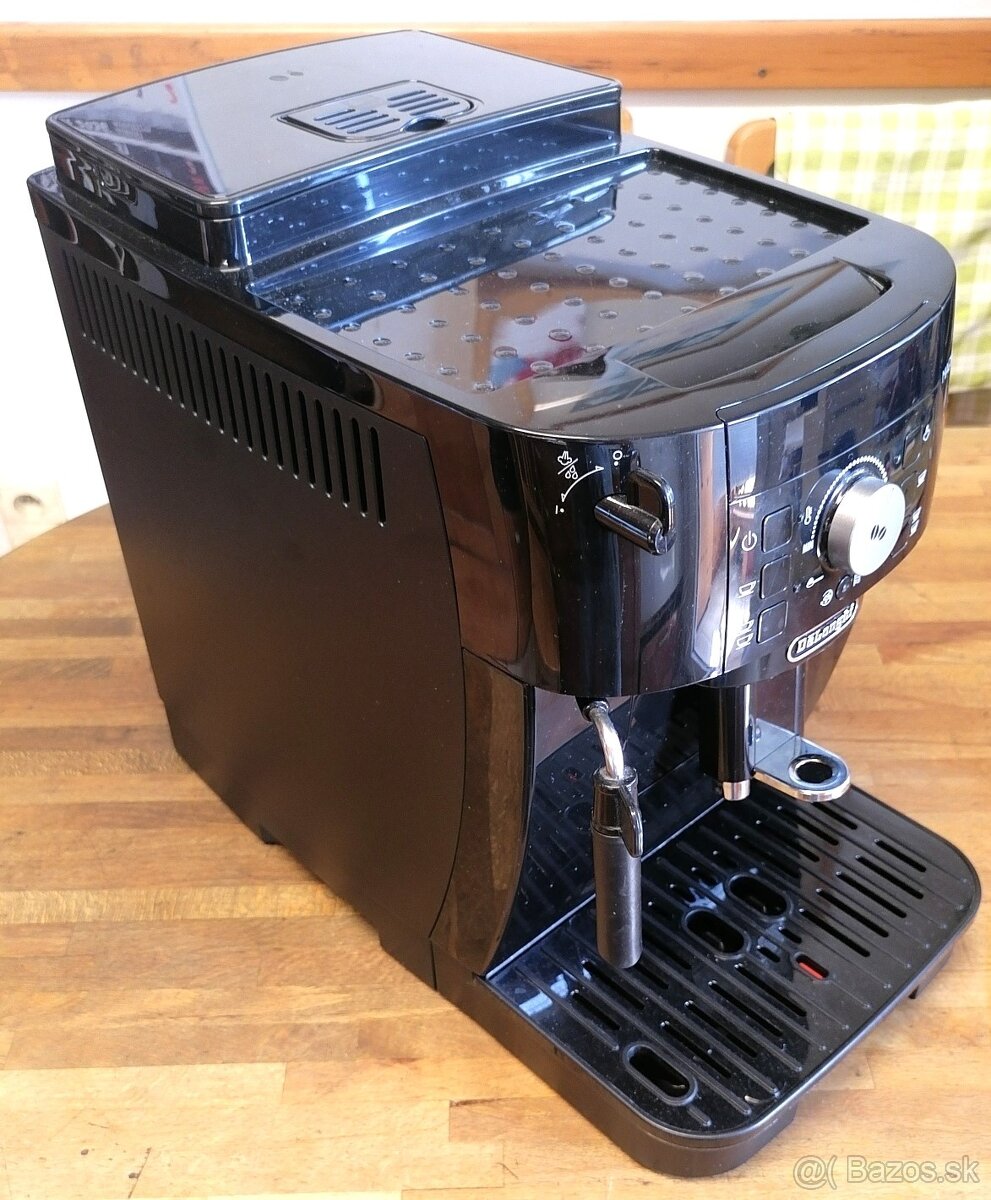 Automatický kávovar DeLonghi Magnifica S. - 2