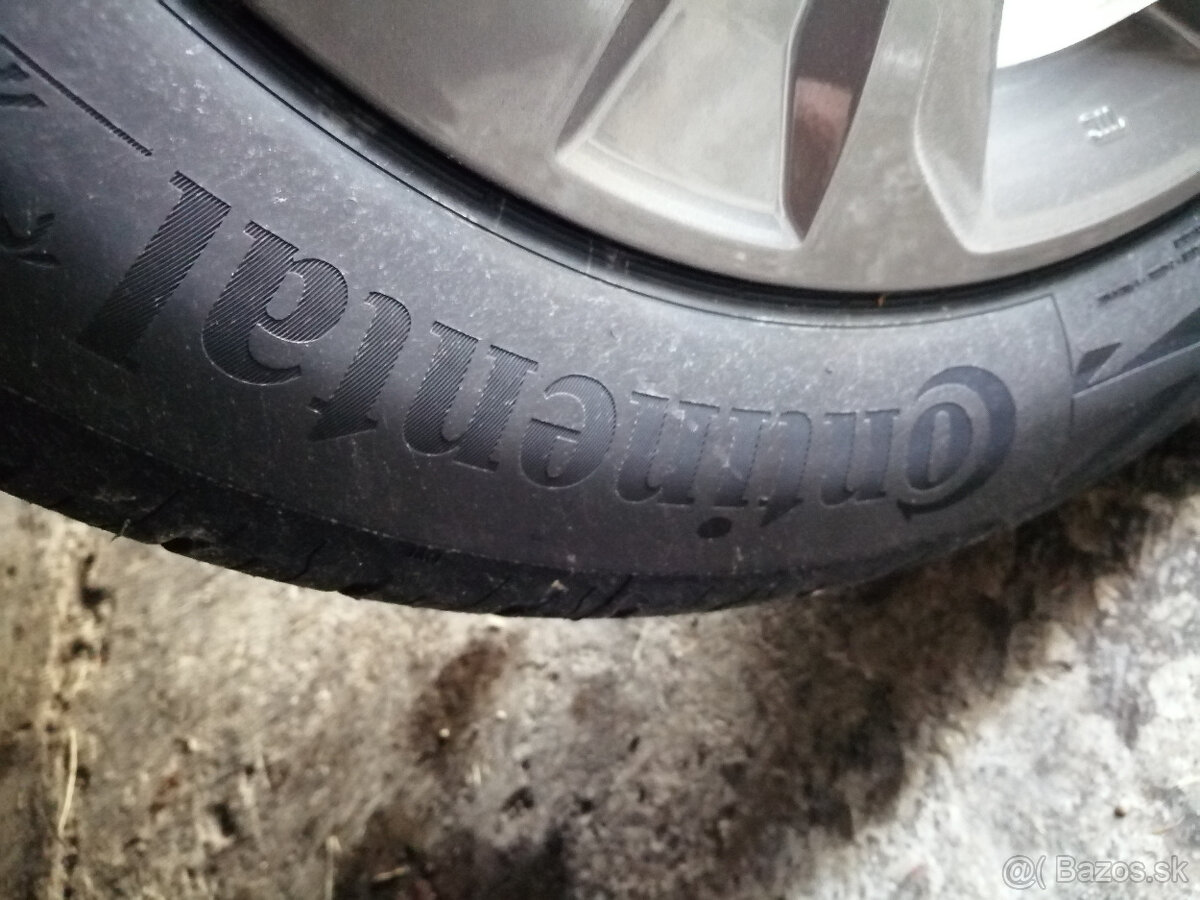 PREDÁM PNEU.215/55/R17 - 2