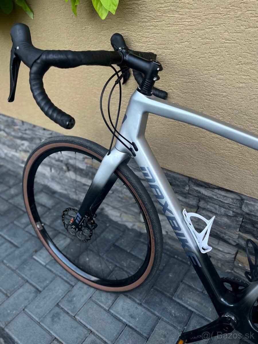 MAXBIKE Topaz Carbon, model 2025 - 2