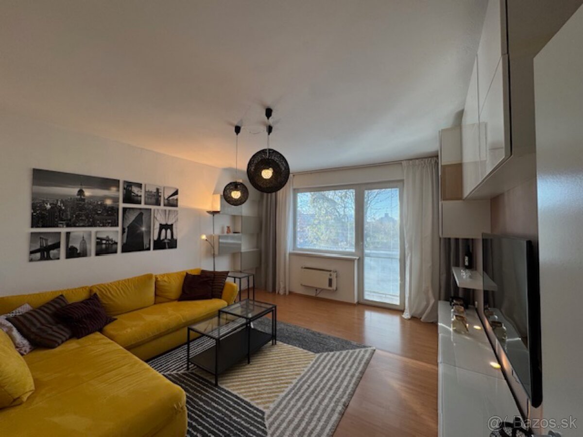 Prenajmeme veľkometrážny 2-izbový byt na Pionierskej ul - 2