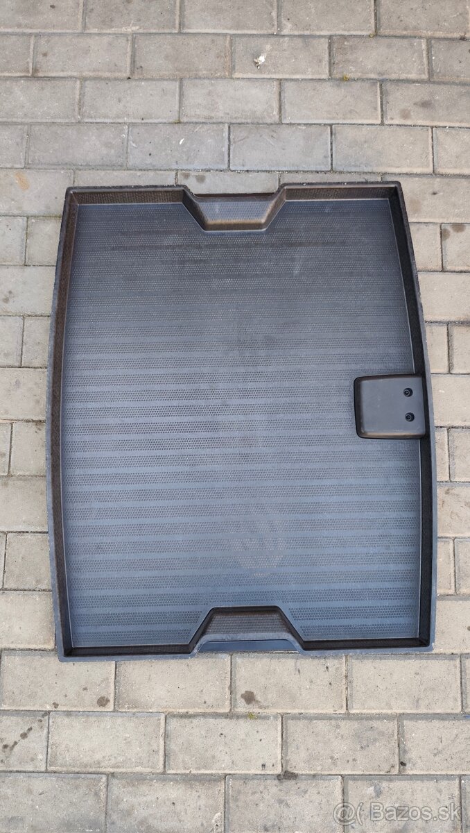 Plato Kufra Audi A4 B8 avant - 2