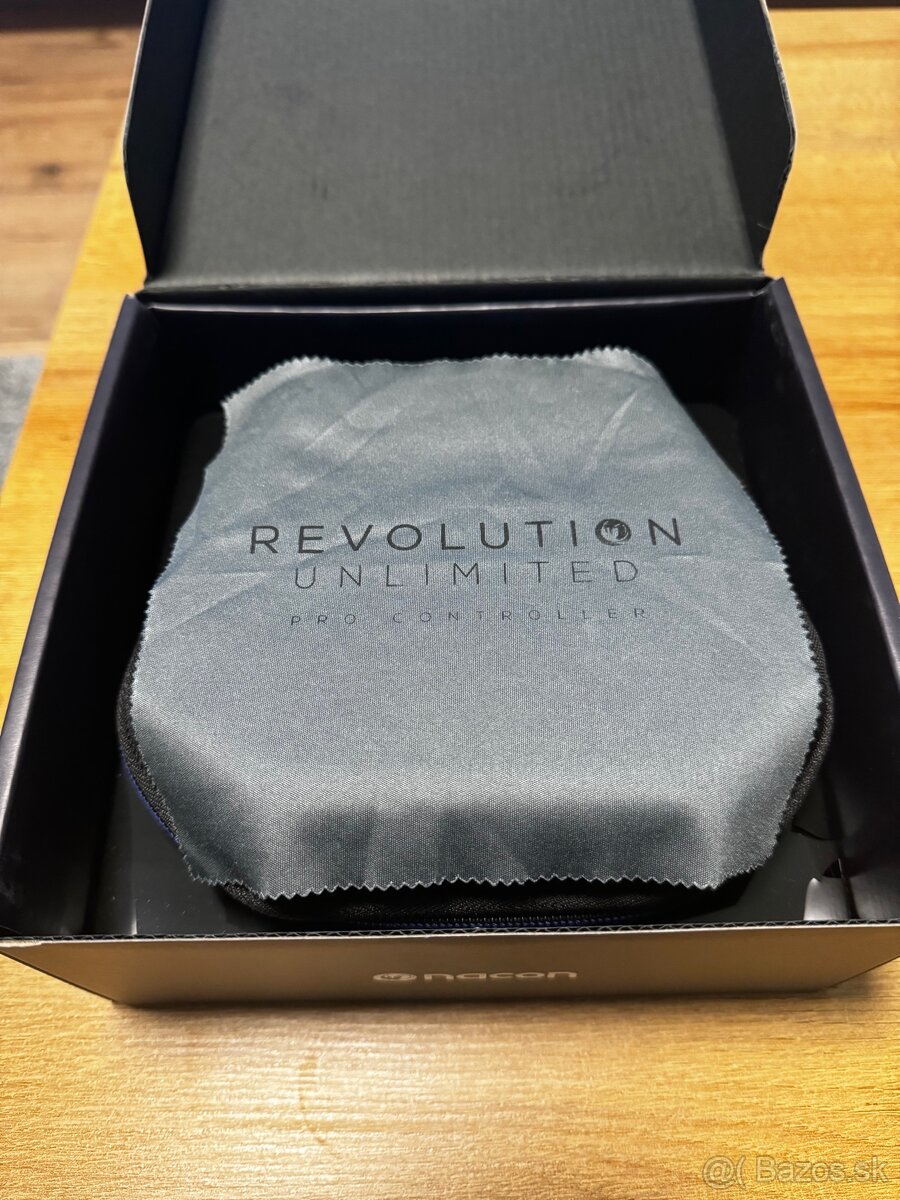 Nacon Revolution Unlimited - 2