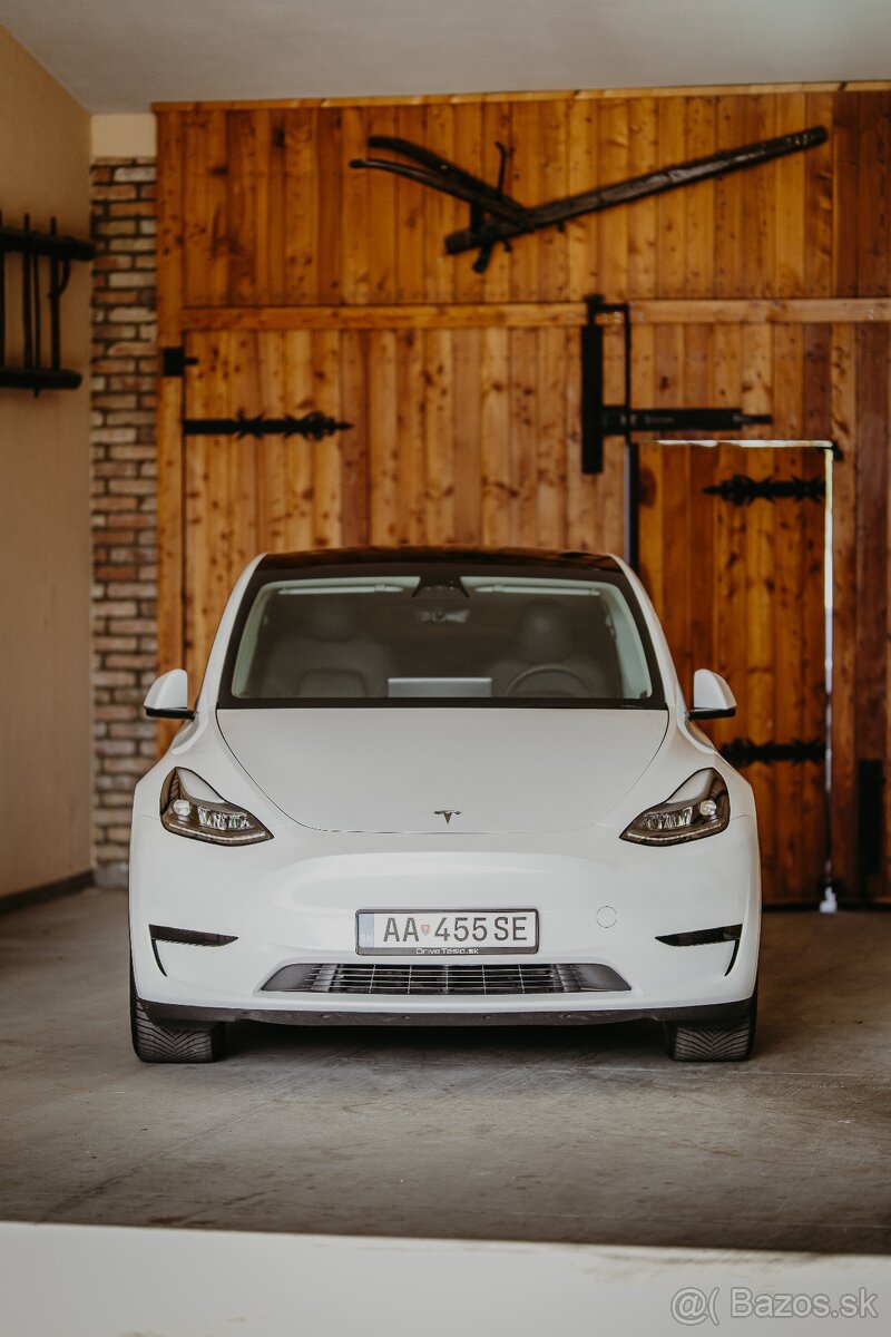 Tesla model Y na prenájom - 2