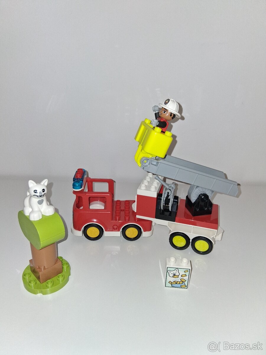 LEGO DUPLO HASIČSKÝ VŮZ - 2