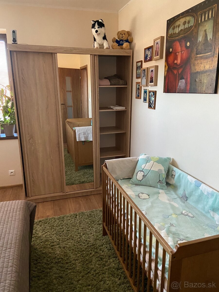 Drevená detská postieľka s príslušenstvom - 2