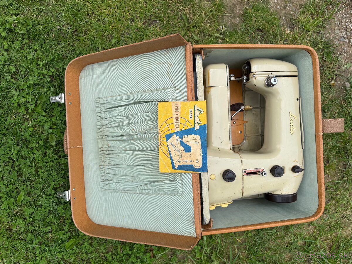 Šijací stroj - 2