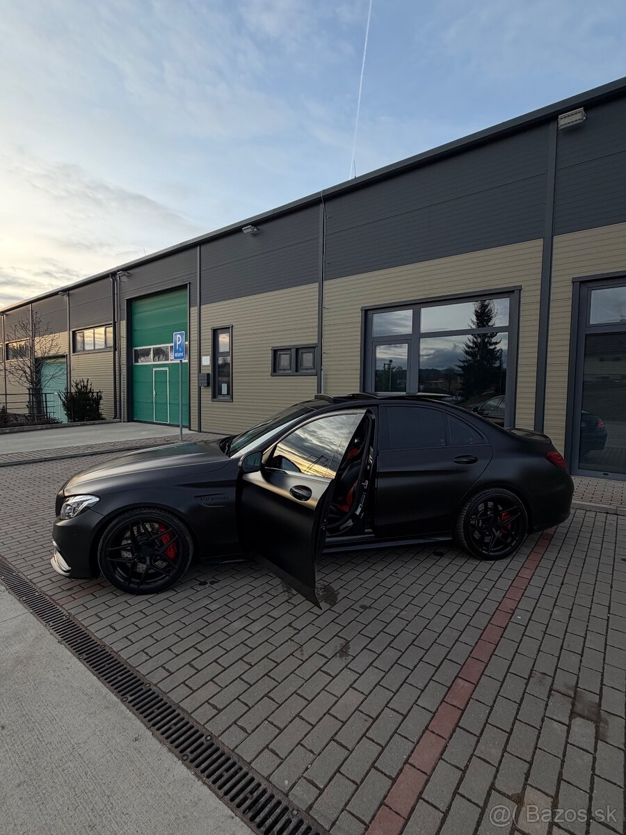 Mercedes AMG C63s - 2