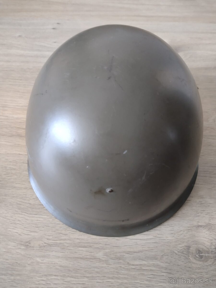Predám vojenskú prilbu - 2