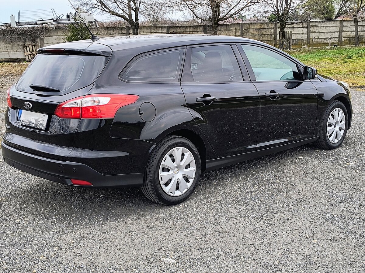Ford Focus 2012 1.6 TDCi - Top stav - 2