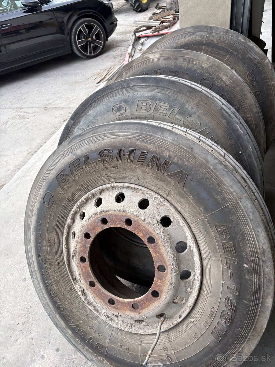 Pneu 315/80 r22.5 vodiace - 2