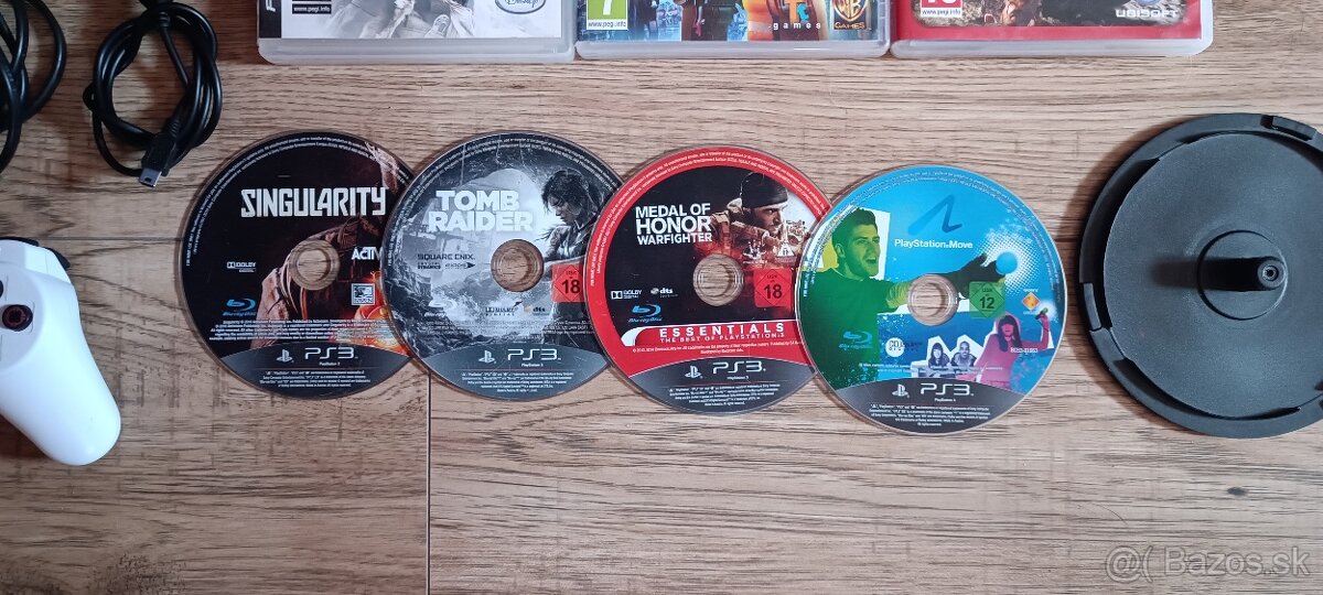 Ps3 super slim s hrami - 2