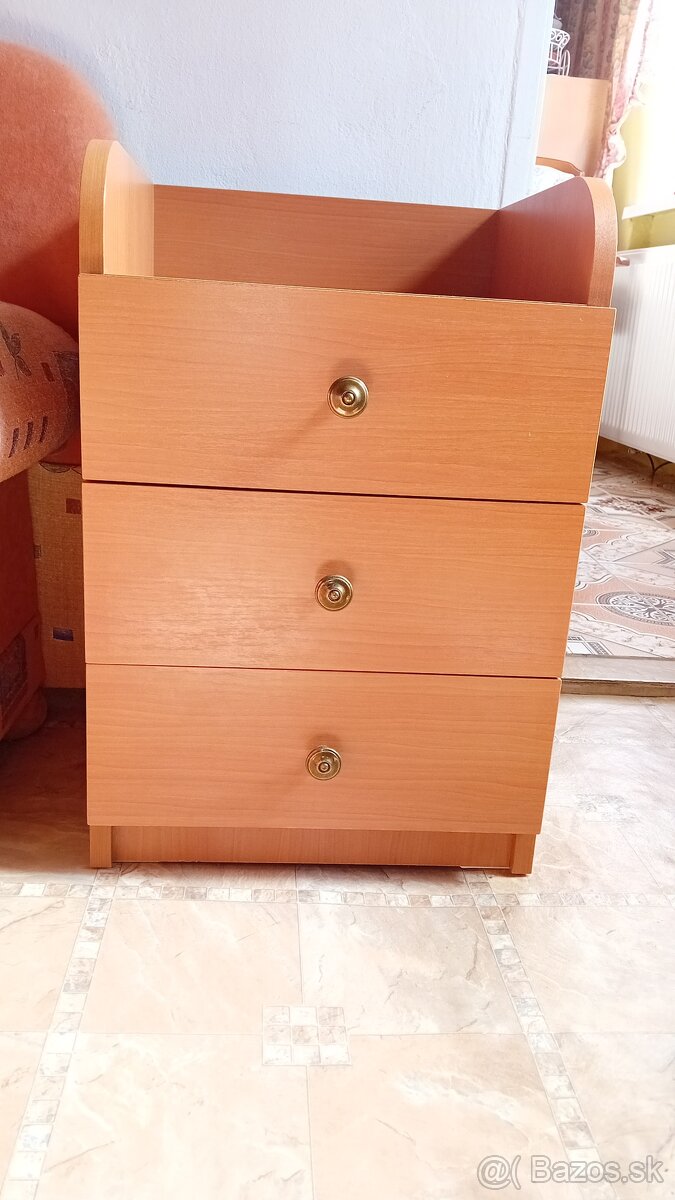 Novy postel s úloznym priestorom plus nočny stolik - 2