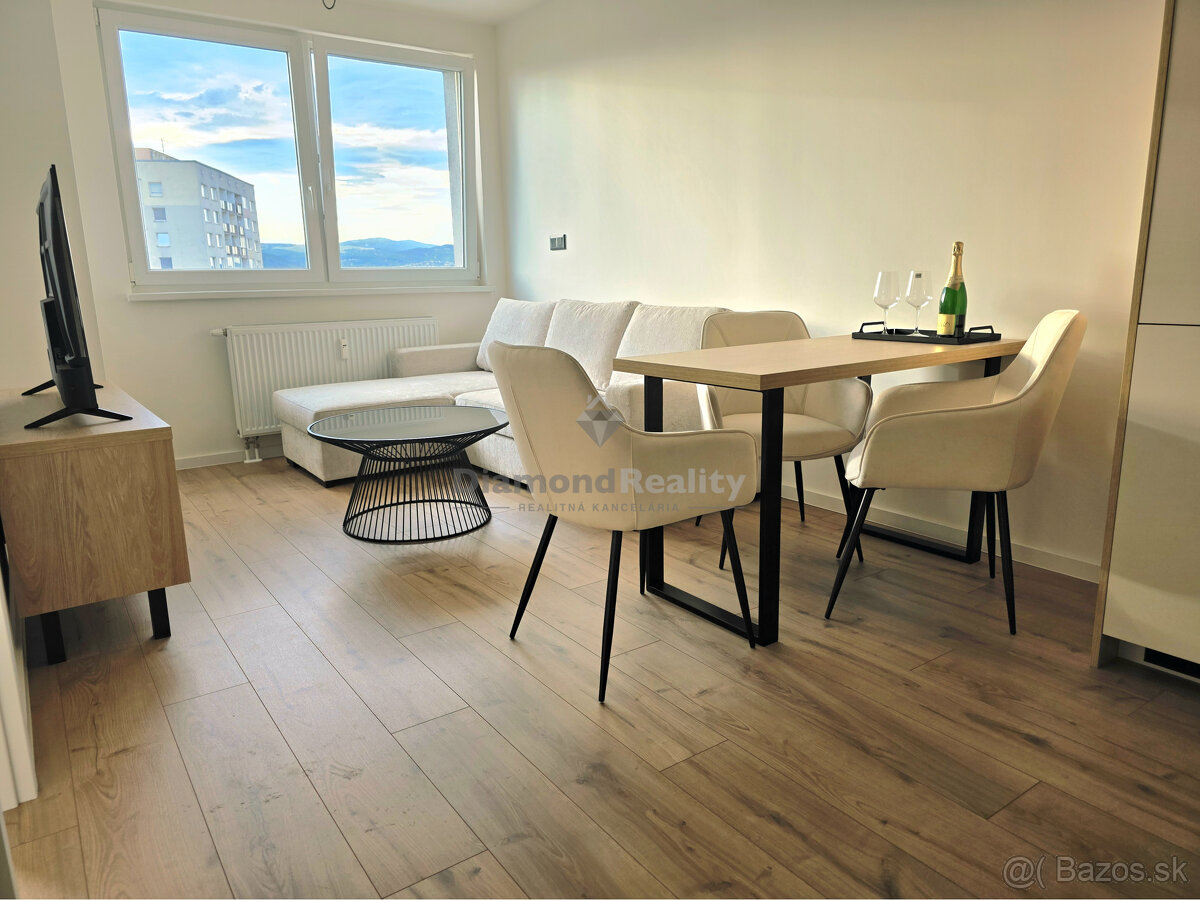 PREDANÝ - Na predaj pekný 2 izbový byt na ulici Krivá, Košic - 2