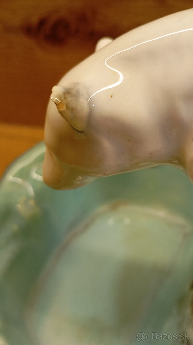 soška medvedica nora - 2