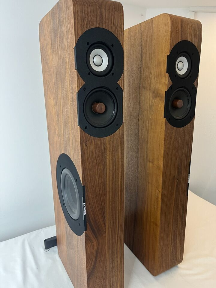 Boenicke W8 stojaci reproduktor - 2