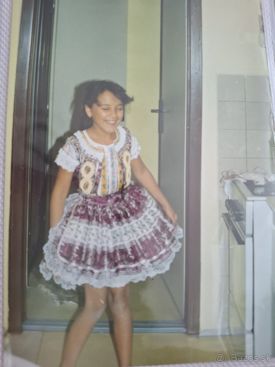 Predám dievčenský kroj - 2