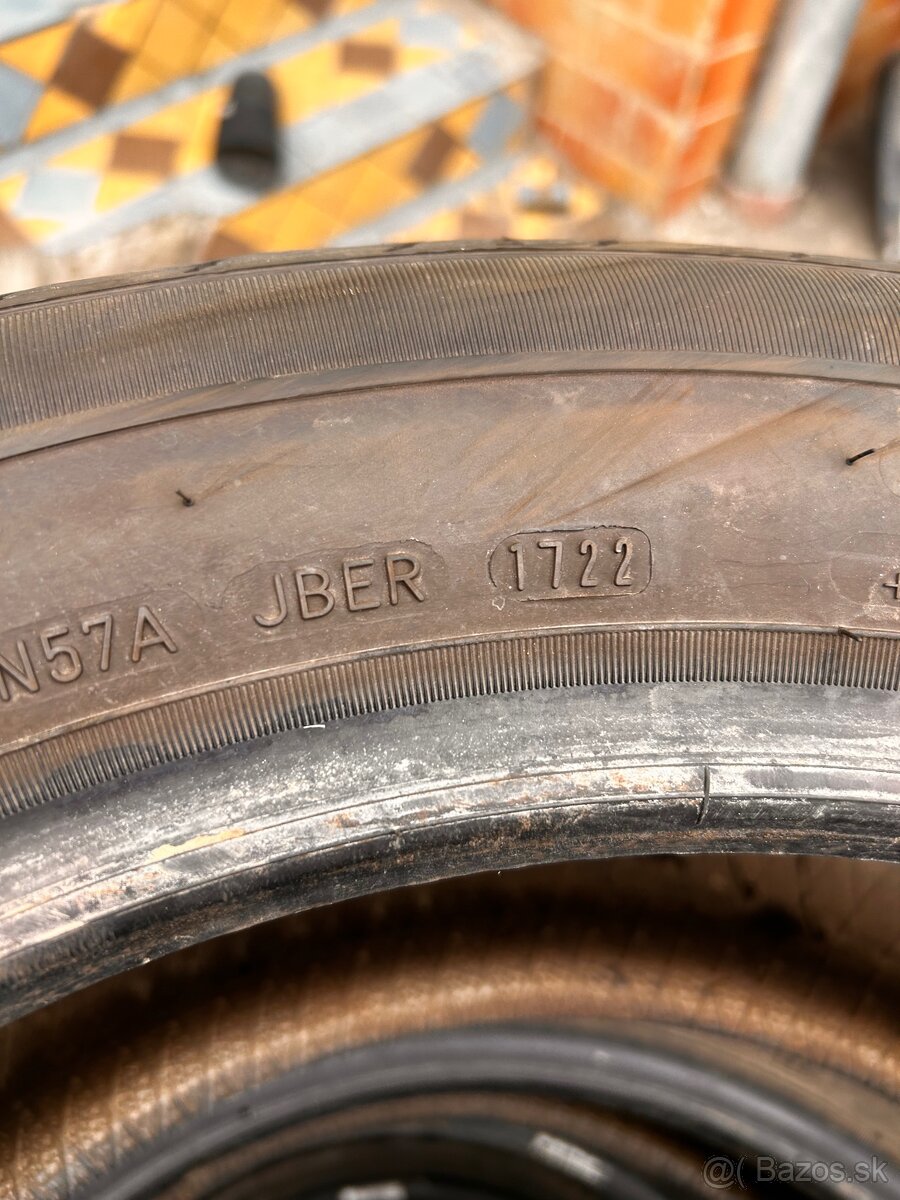 235/55r17 - 2