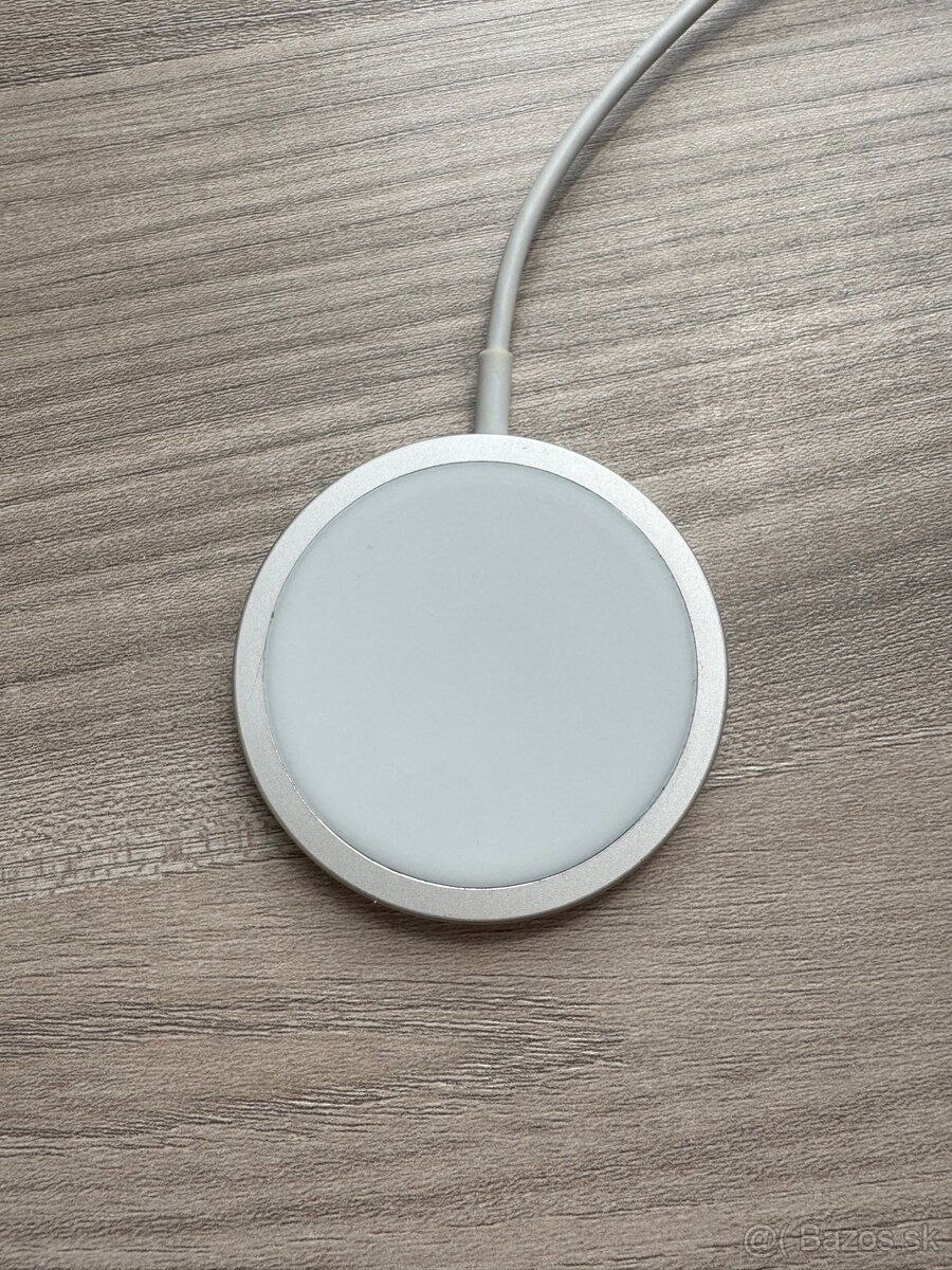 Apple Magsafe bezdrátová nabíjačka - 2