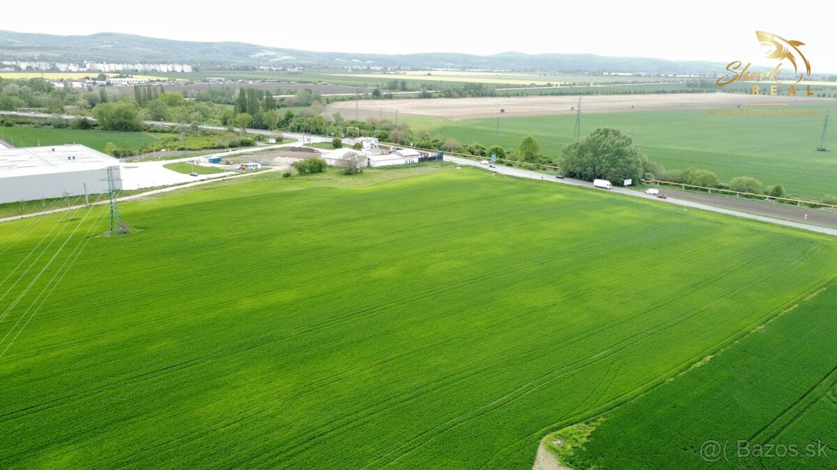 Investičný pozemok pri výjazde z Piešťan - 2