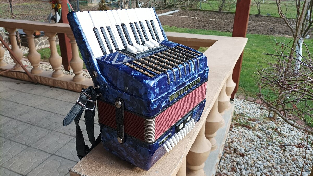 Harmonika -Akordeon.Delícia Junior 72basová. - 2