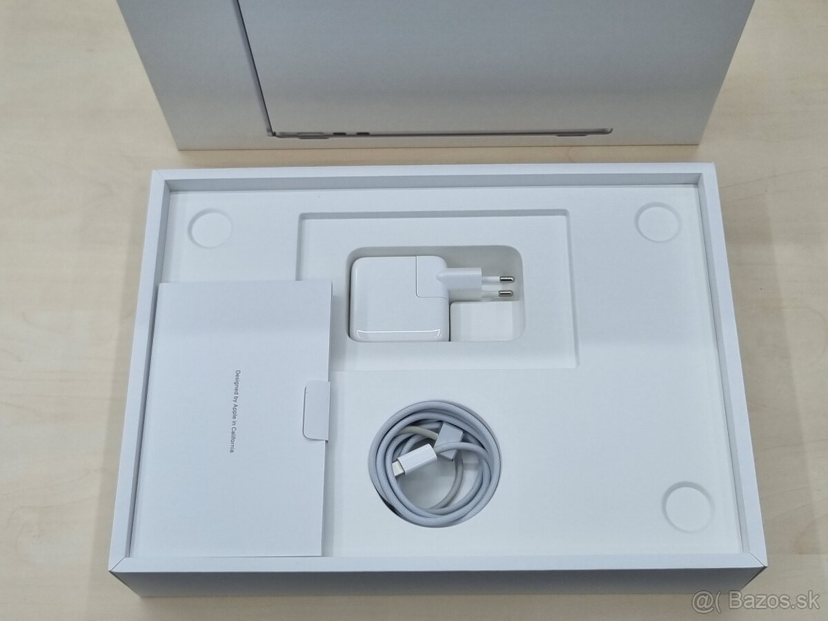 MacBook Air 13" (M2 8C+8C, 2022) 8+256GB, strieborný - 2
